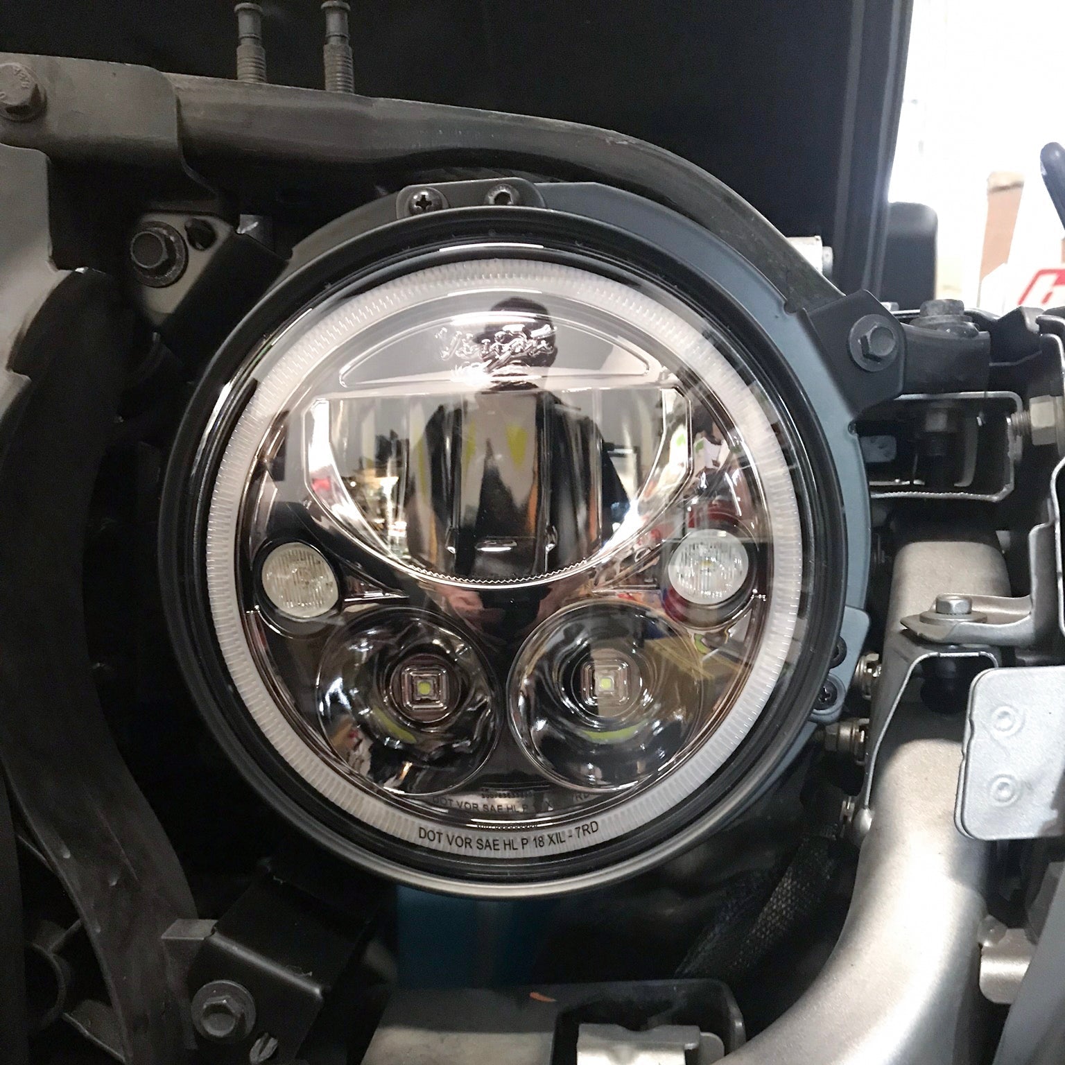 18+ Jeep JL / '20+ Jeep Gladiator VX LED Headlight Kit - Chrome | White Halo-M.O.R.E.