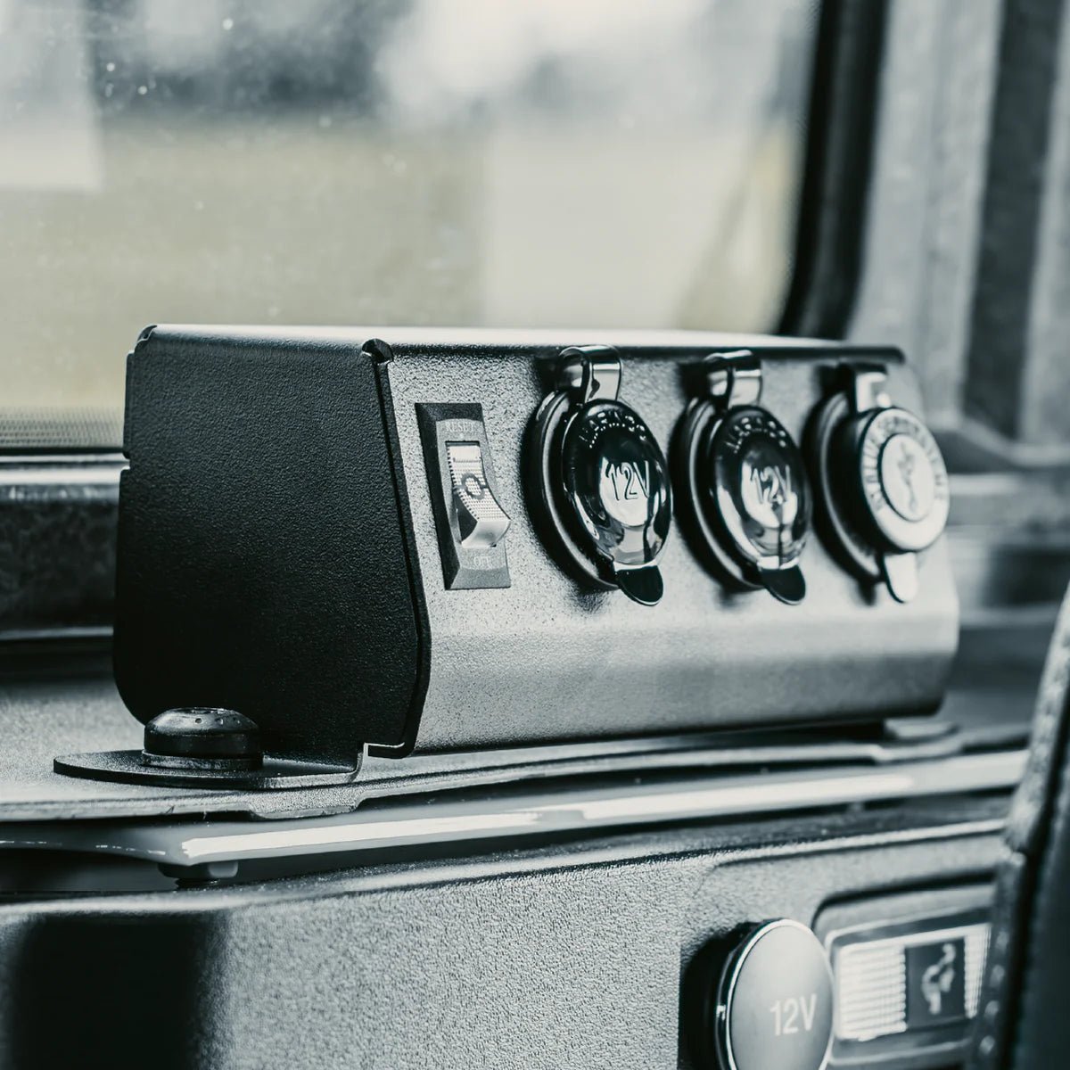 2021+ 2-Door Ford Bronco Outlet Box-M.O.R.E.