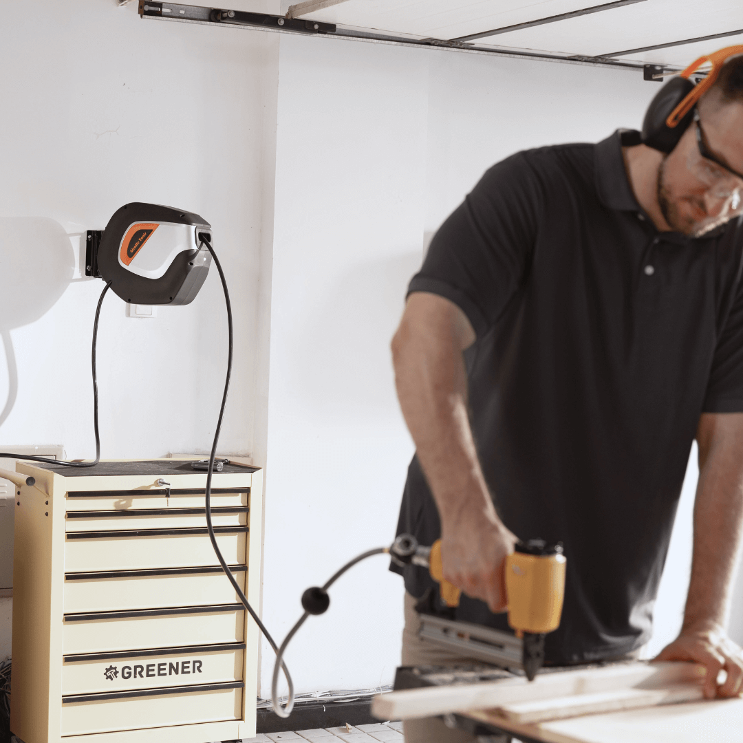 Retractable Extension Cord Reel-12/14/16 AWG-M.O.R.E.