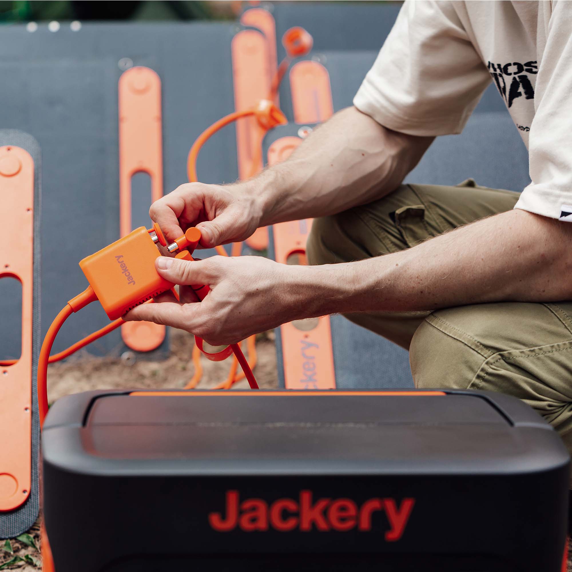 Jackery Solar Panel Connector - Mountain Offroad (M.O.R.E.)