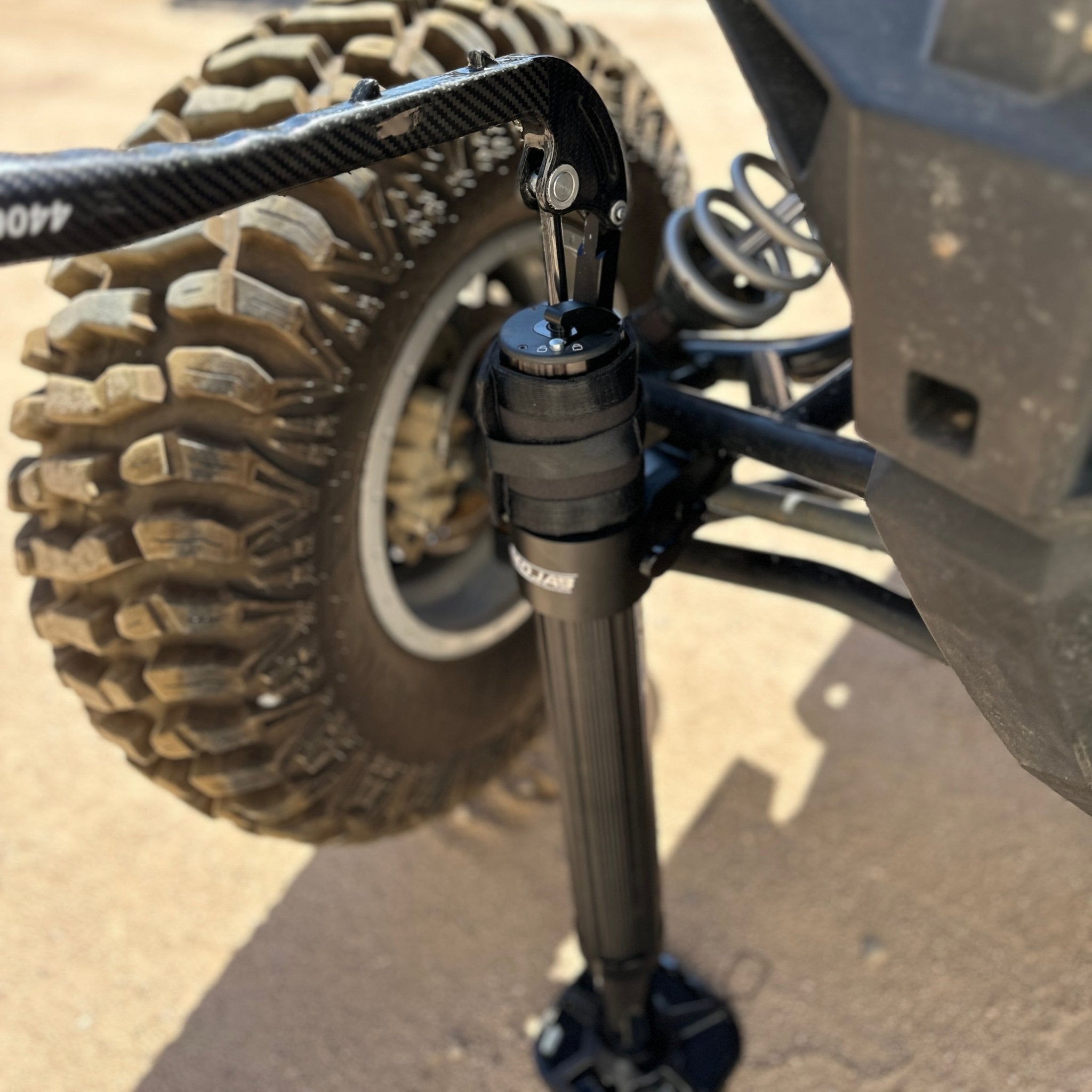 CarbonPro Compact Hydraulic Jack MLH 40''-M.O.R.E.