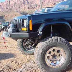 "Rock Proof" Front Bumper for Jeep Cherokee XJ (1984-01)-M.O.R.E.